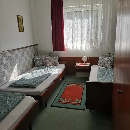 Villa-negra Retro Panzió
