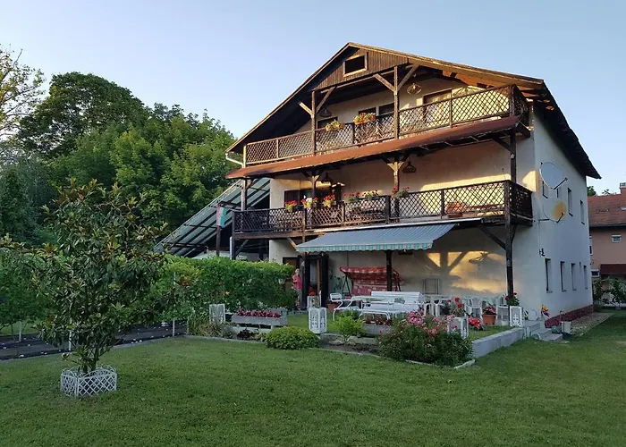 Frühstückspension Villa-negra Retro Panzio Balatonföldvár