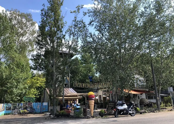 Villa-negra Retro Panzio Frühstückspension Balatonföldvár